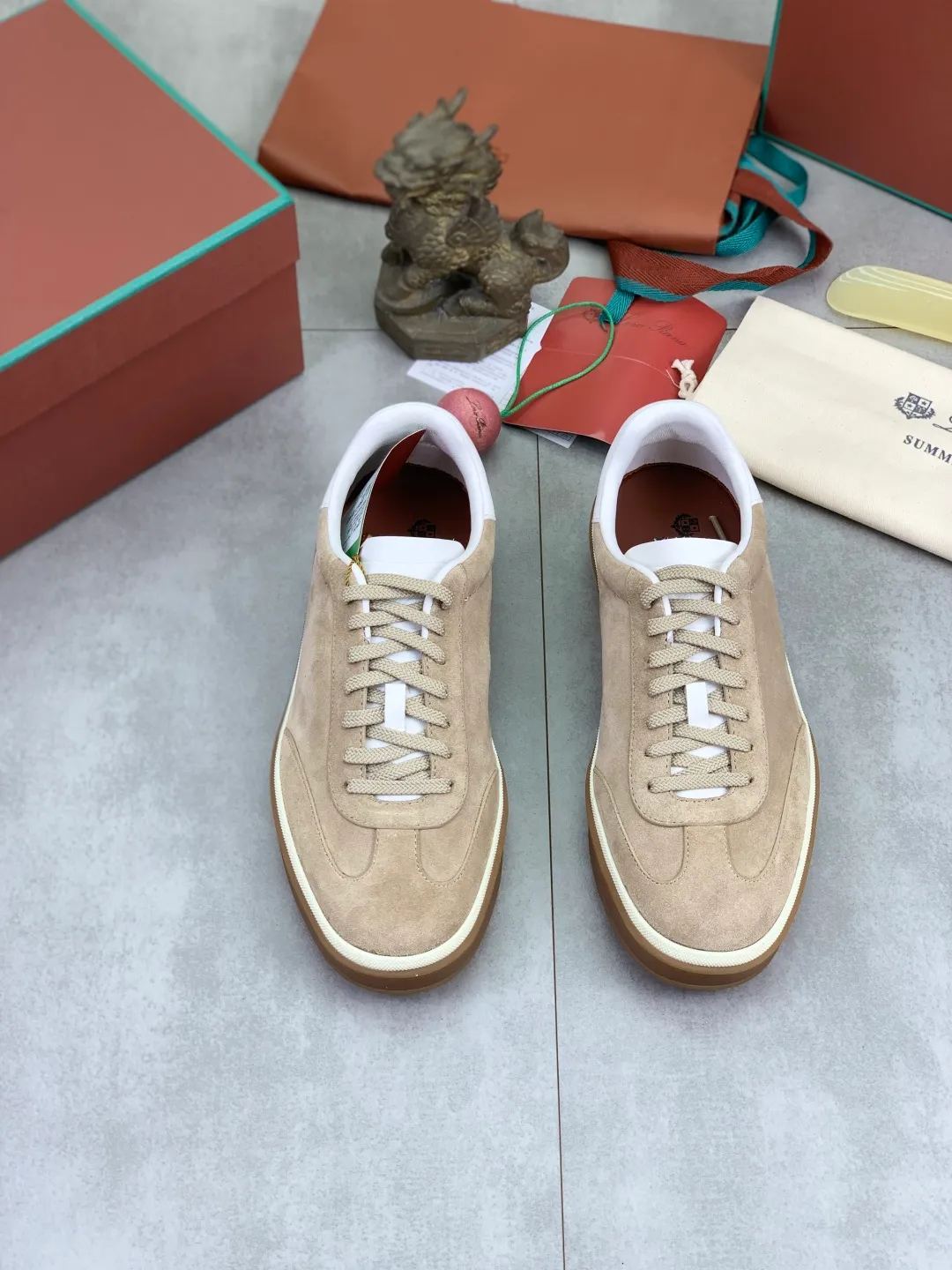 Men's men's shoes 💰P580 New model 💰 The latest casual shoes Loro Piana 💯 Top grade 💯 Buy the original copy 💯 Founded the existing Loro Piana company on April 24, 1924. It is the sixth generation of family operation, providing the best quality products to customers who are discerning about taste and quality. Imported original fly woven fabric with cowhide fabric, plain calfskin lining, hand-stitched thread with cowhide feet, original packaging, high-end outsole, size: 38-45 (customized for 46), 8️⃣ colors available